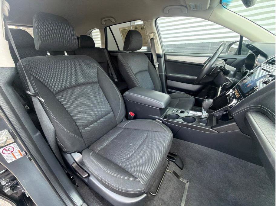 Used 2019 Subaru Outback 2.5i Premium AWD/4WD image 4