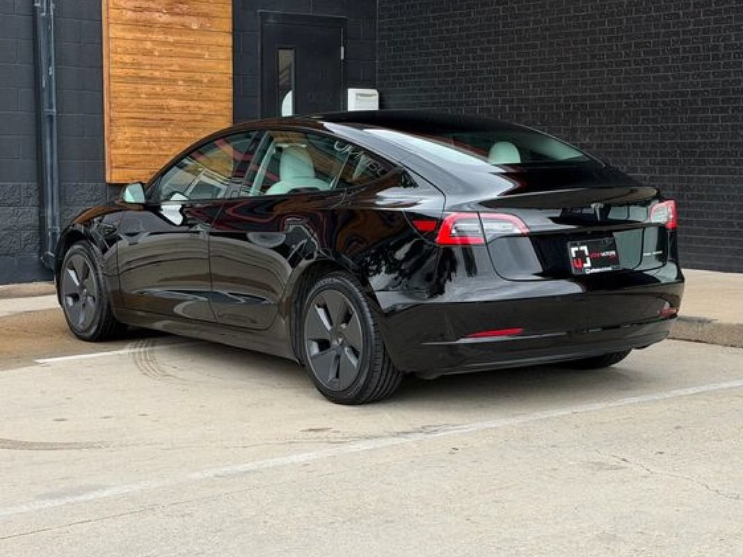 Used 2022 Tesla Model 3 Long Range AWD/4WD image 3