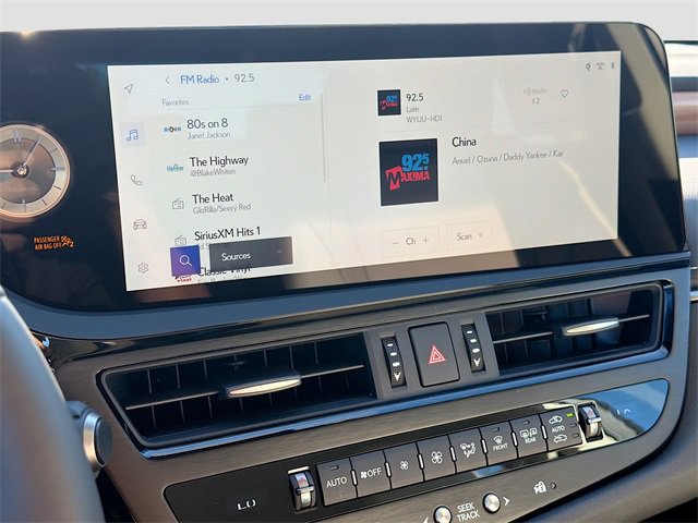 New 2025 Lexus ES 350 w/ Premium Package image 32