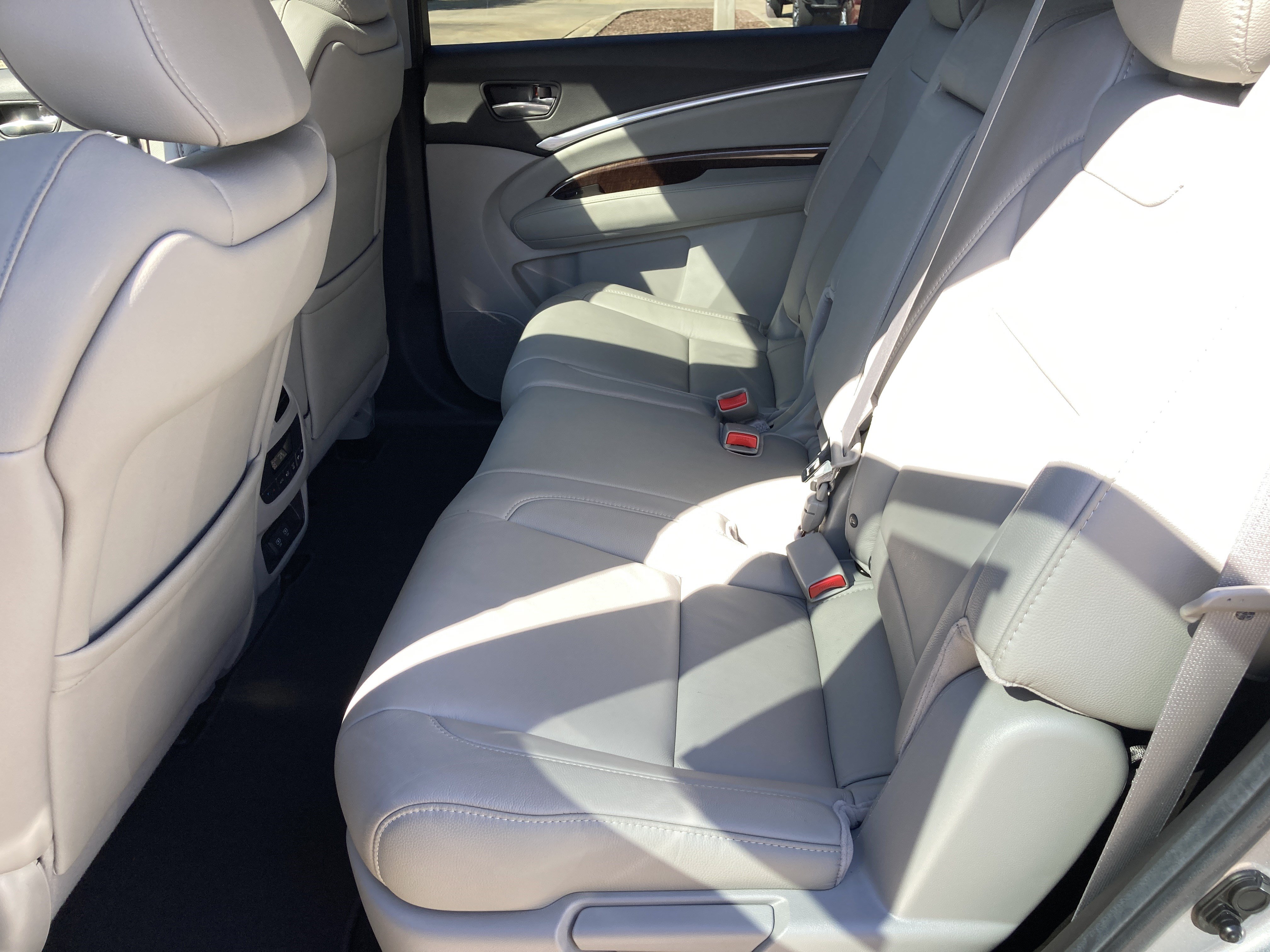 Used 2020 Acura MDX FWD image 15