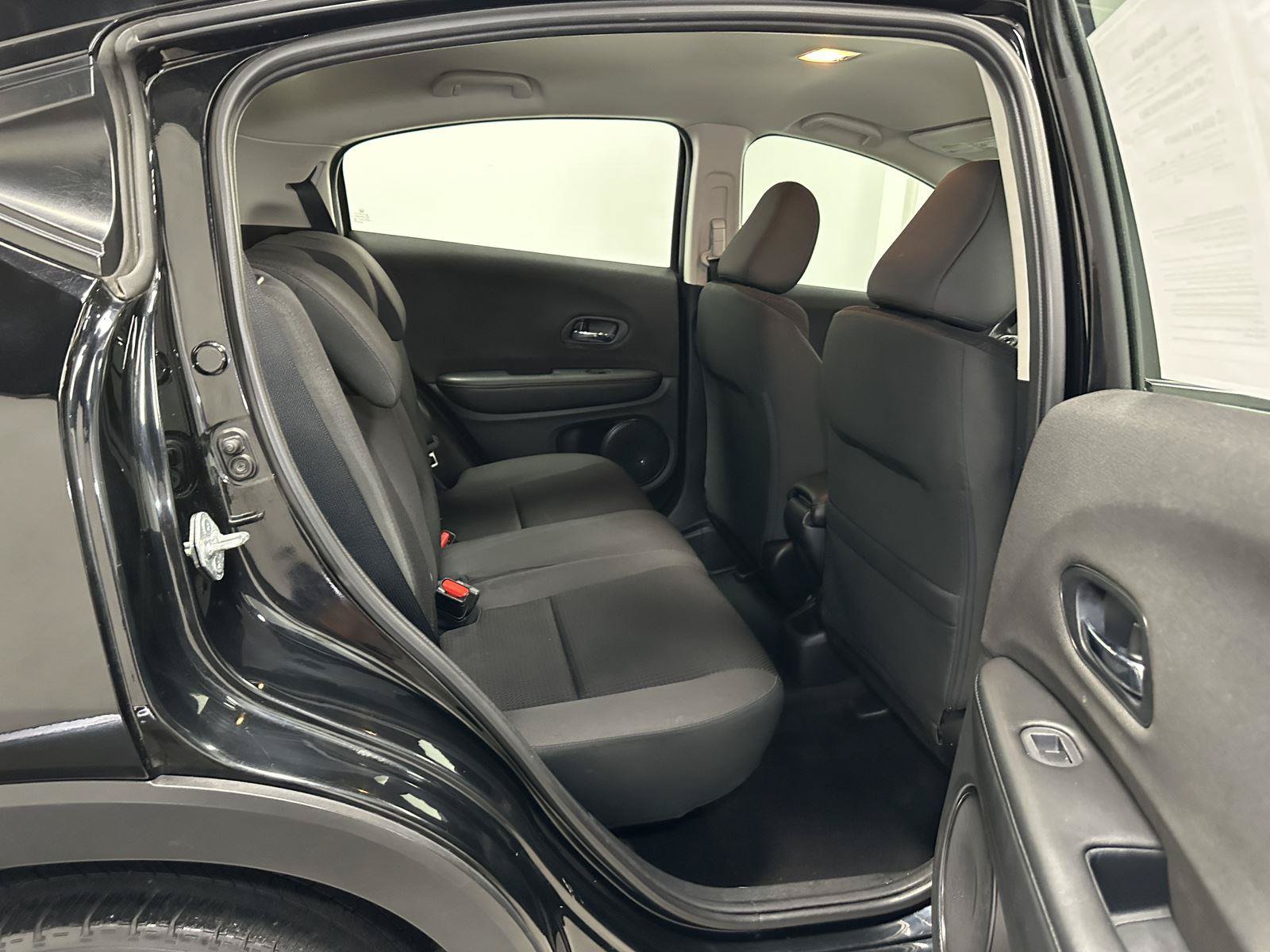 Certified 2022 Honda HR-V LX image 35