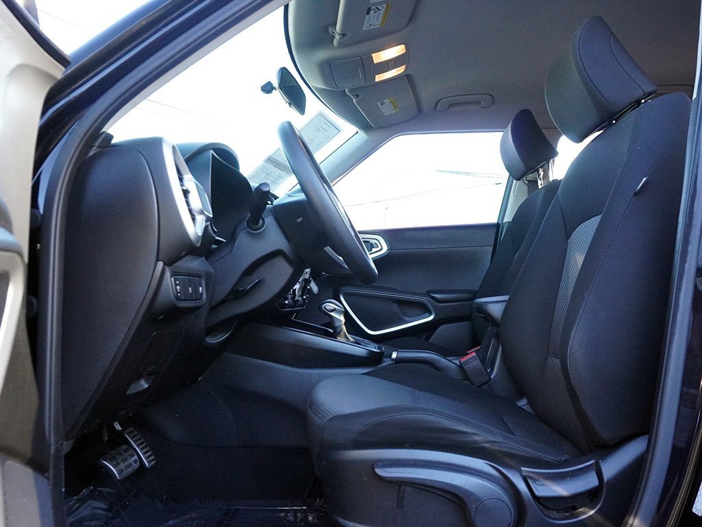 Used 2020 Kia Soul LX image 25