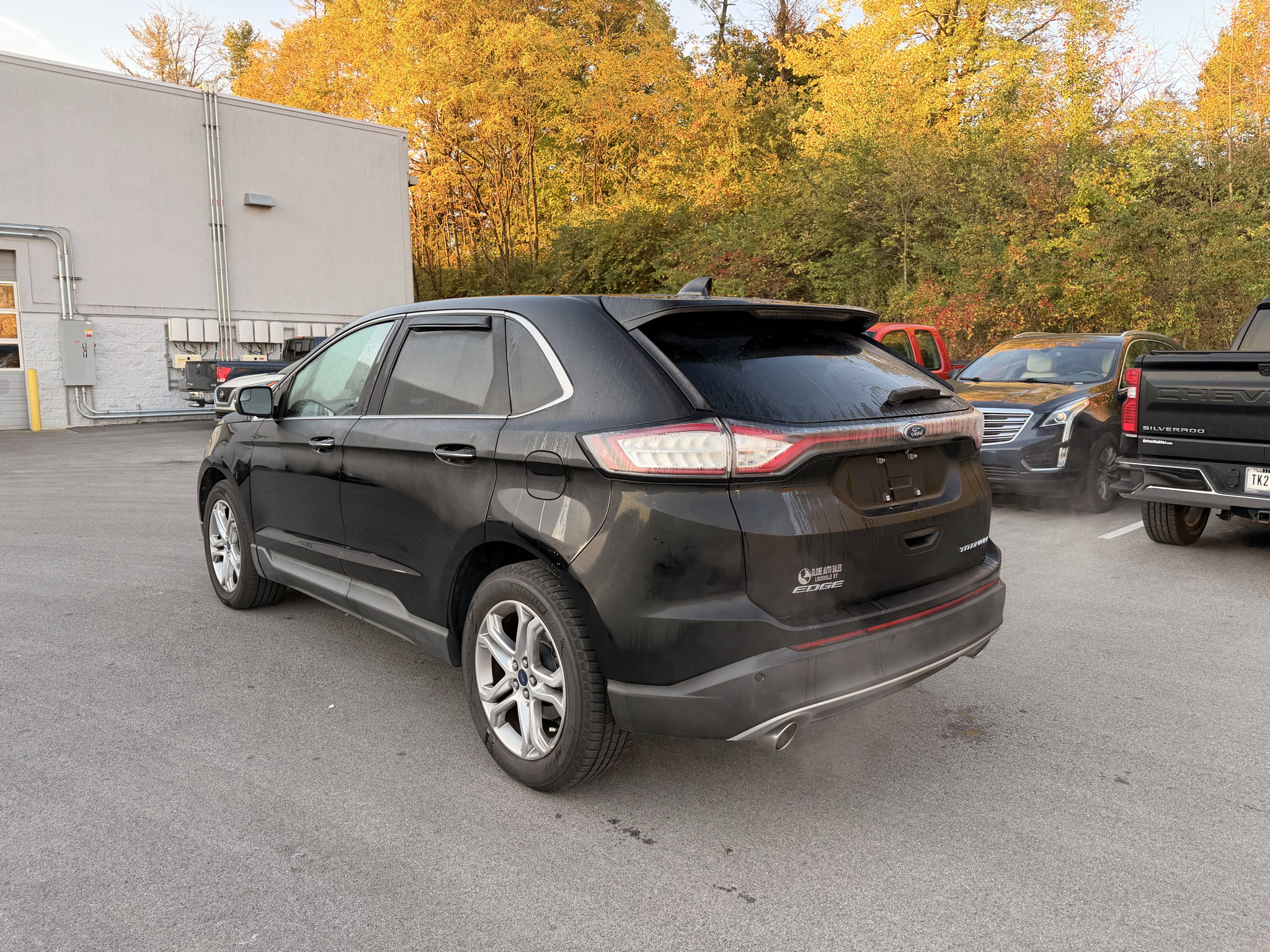 Used 2018 Ford Edge Titanium FWD image 5