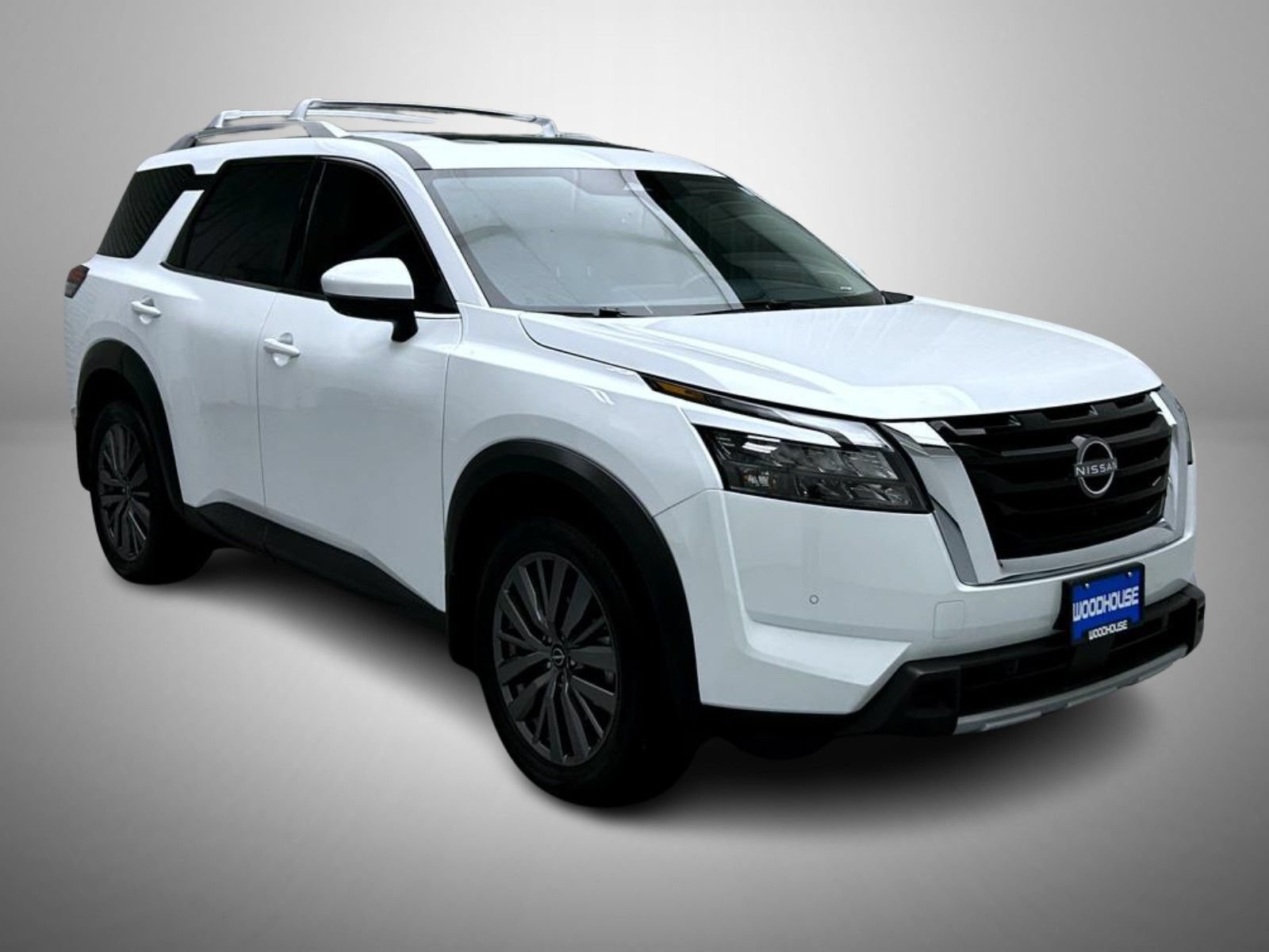 Used 2025 Nissan Pathfinder SL w/ SL Premium Package AWD/4WD image 3