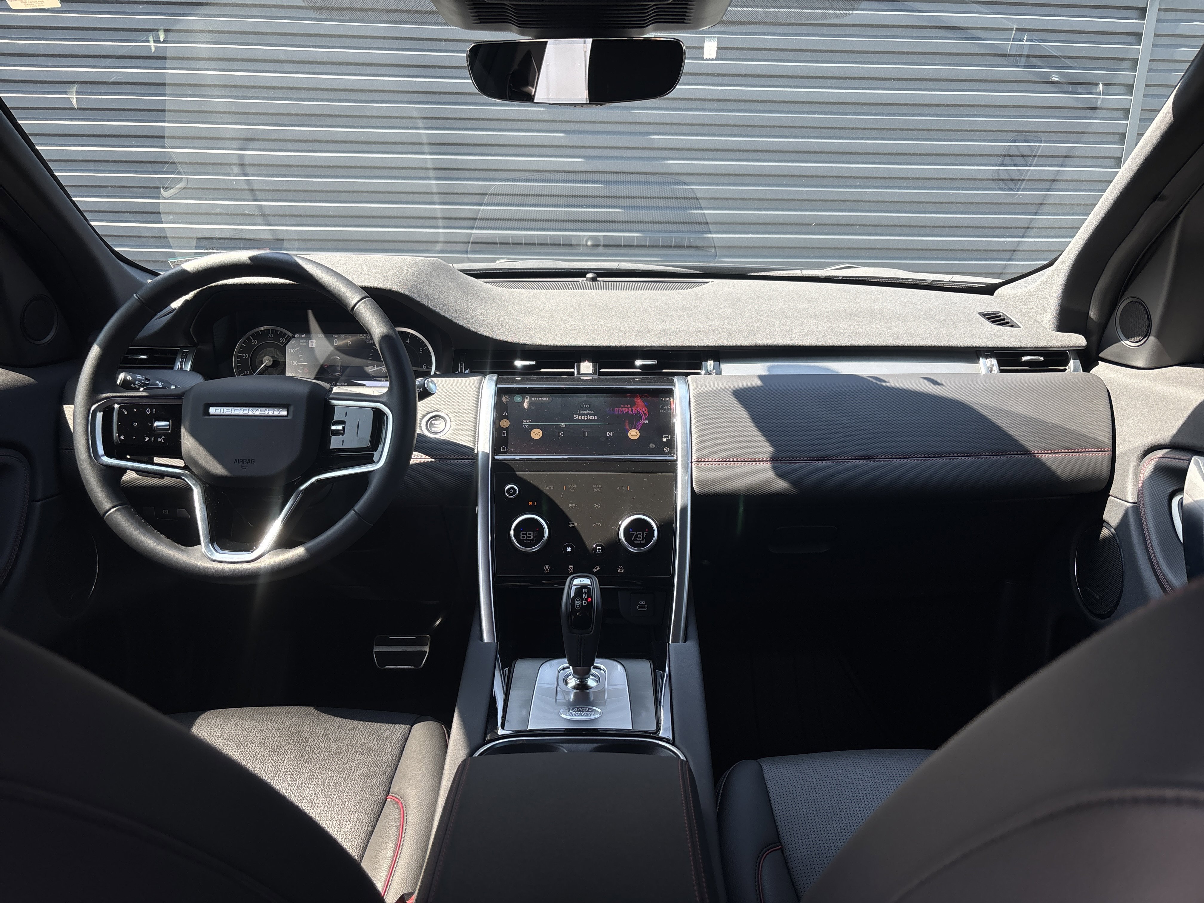 Used 2023 Land Rover Discovery Sport SE R-Dynamic image 12