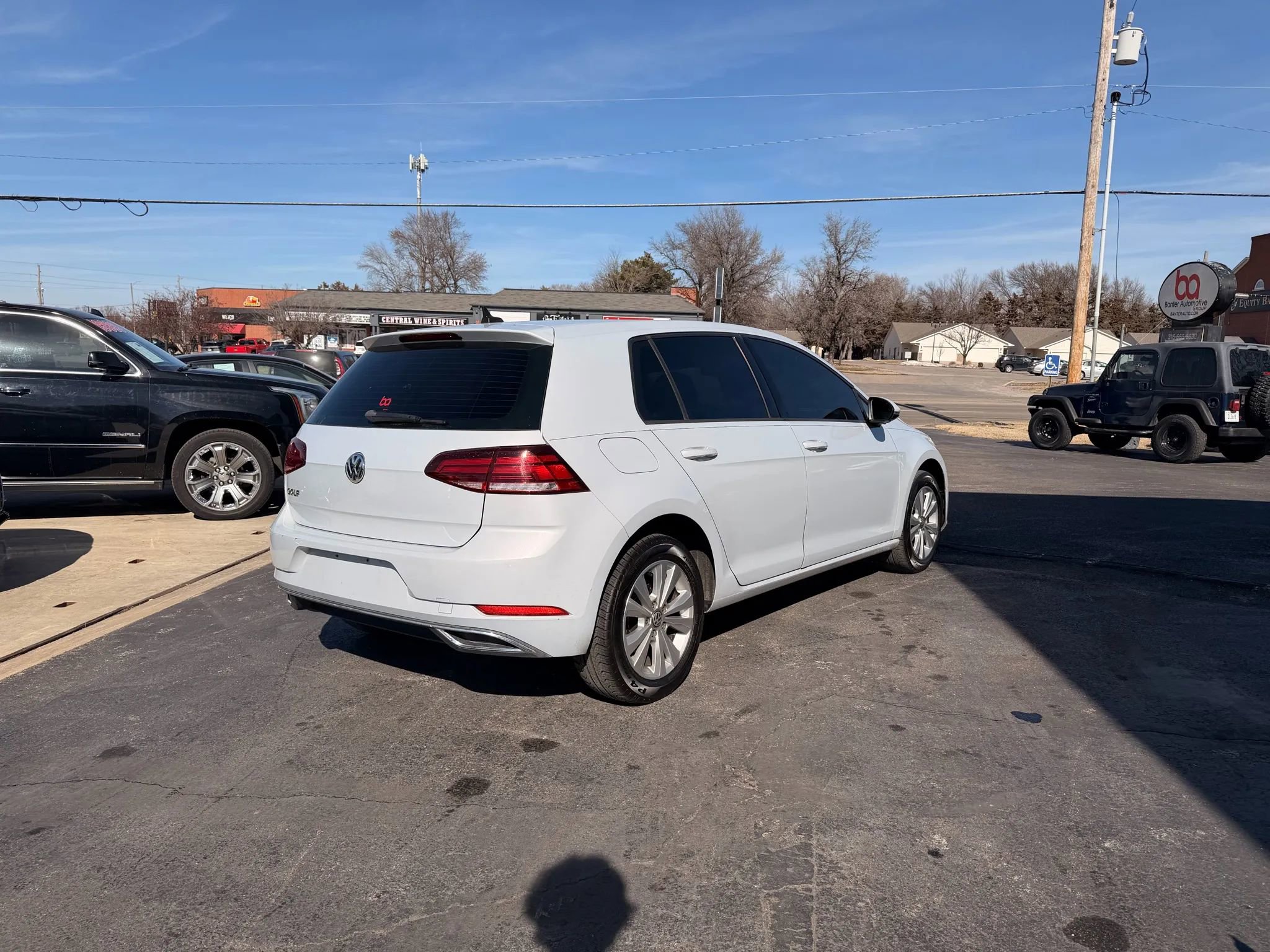 Used 2021 Volkswagen Golf 4-Door image 5