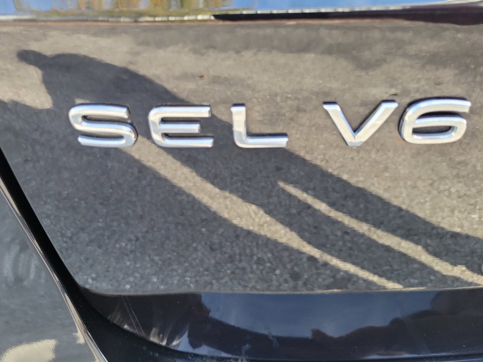 Used 2021 Volkswagen Atlas SEL R-Line image 17