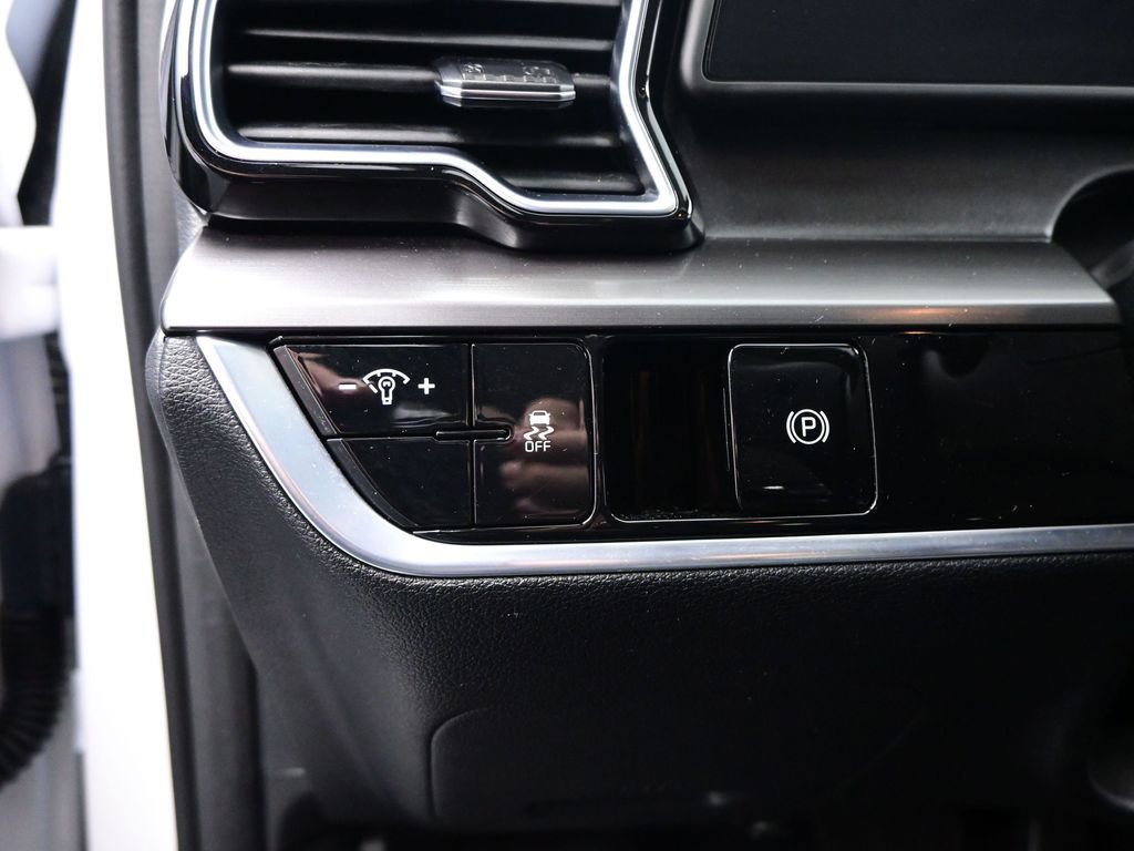 Used 2023 Kia Sportage EX image 12