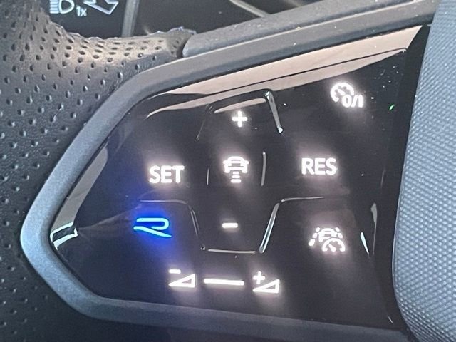 Used 2024 Volkswagen Golf R AWD/4WD image 9