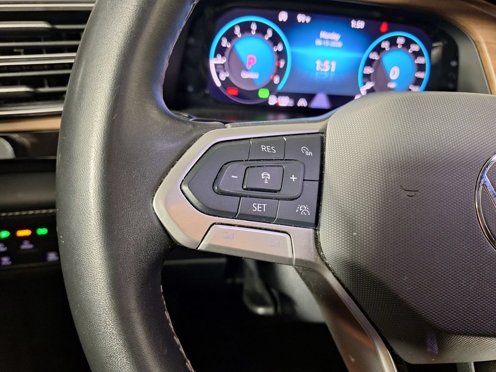 Used 2025 Volkswagen Atlas SE FWD image 18