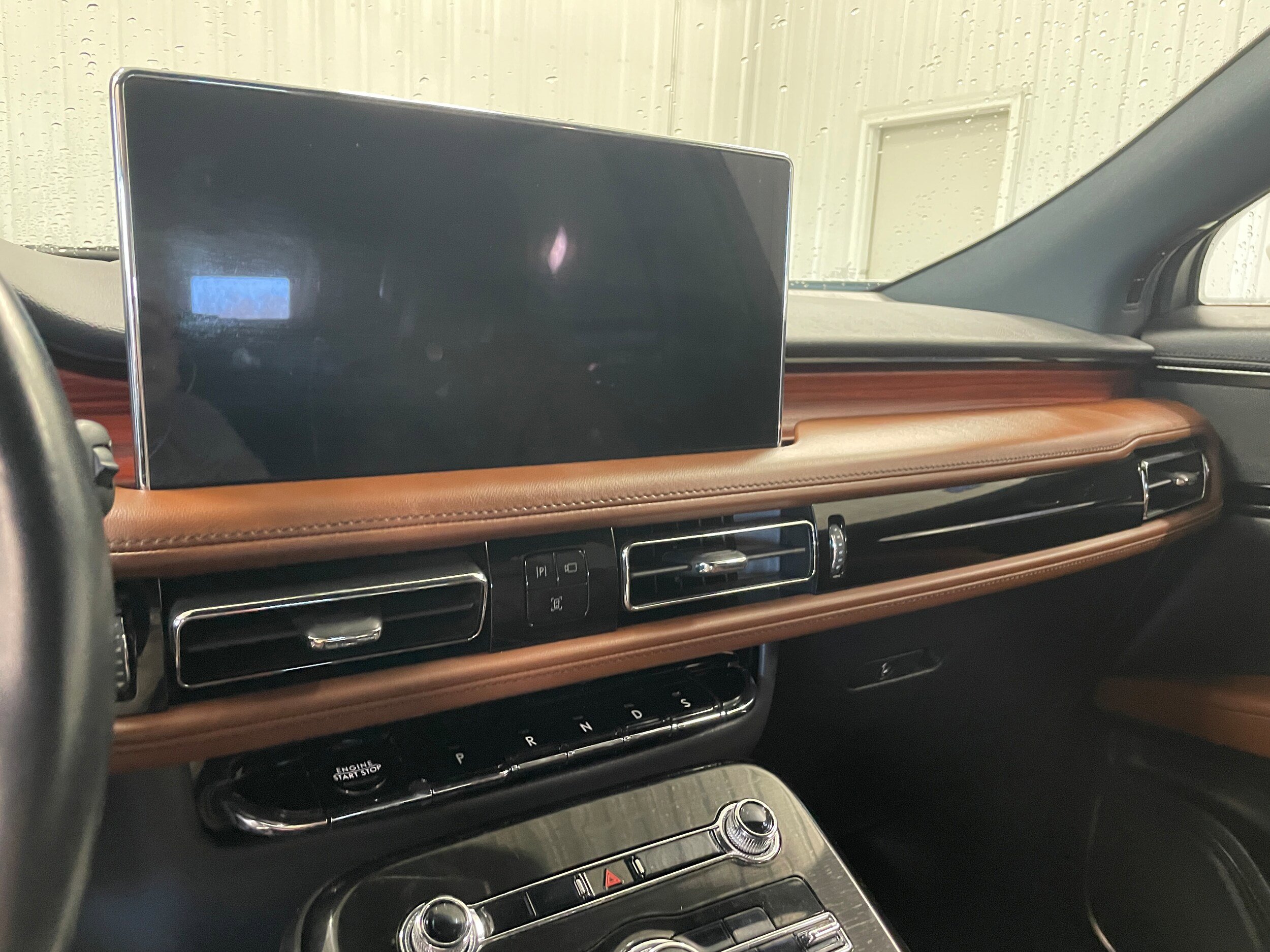 Used 2023 Lincoln Nautilus Reserve image 16