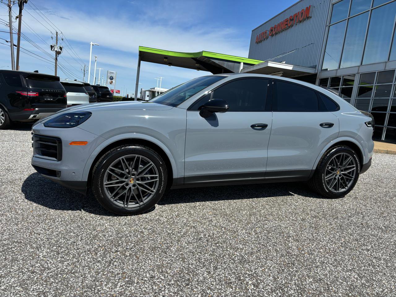 Used 2024 Porsche Cayenne Coupe image 17
