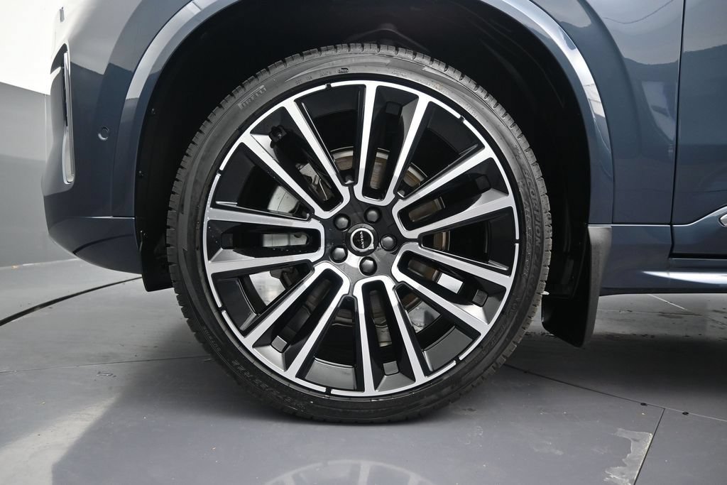 New 2026 Volvo XC90 B6 Plus w/ Protection Package Premier AWD/4WD image 9