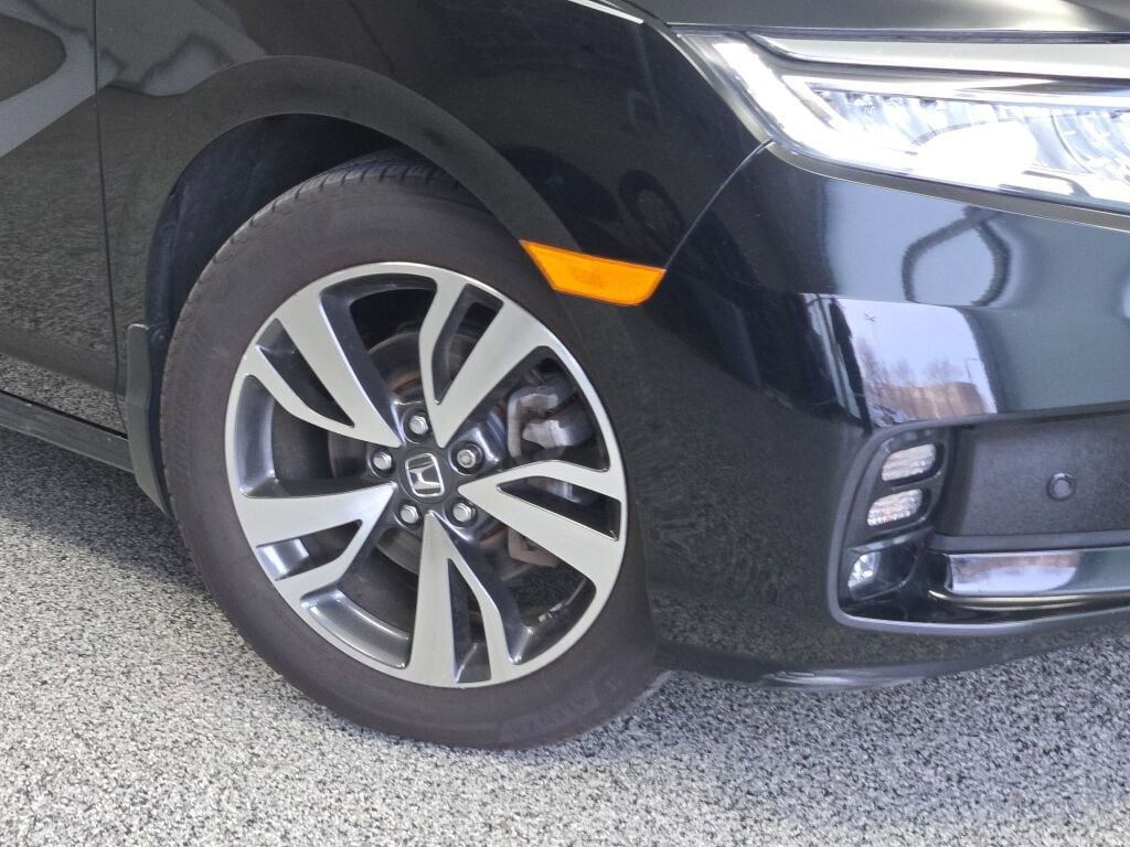Used 2023 Honda Odyssey Touring image 3