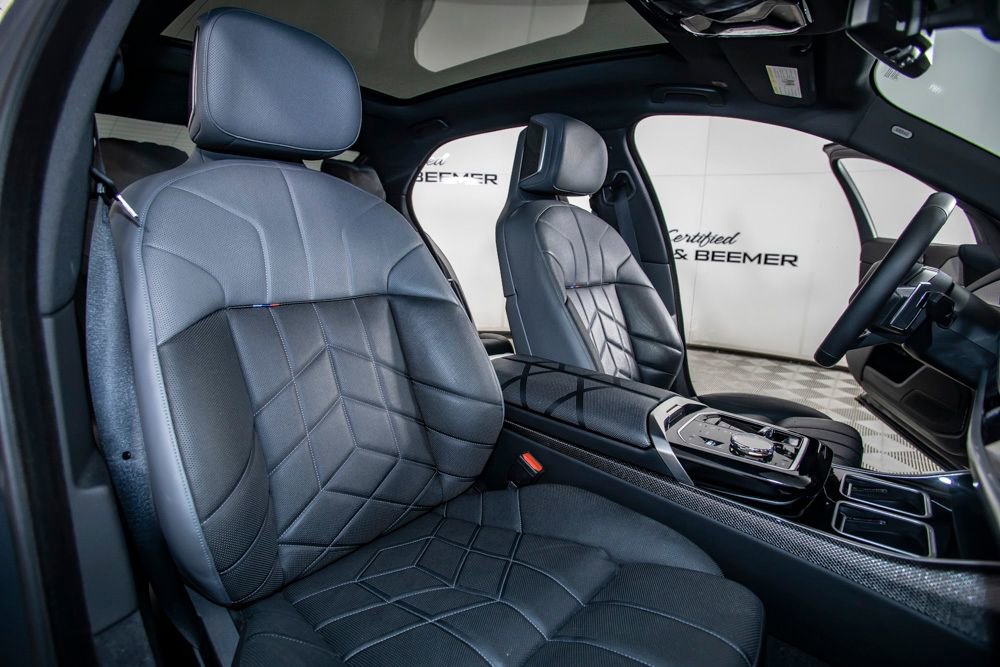 Used 2023 BMW 740i w/ Executive Package RWD image 21