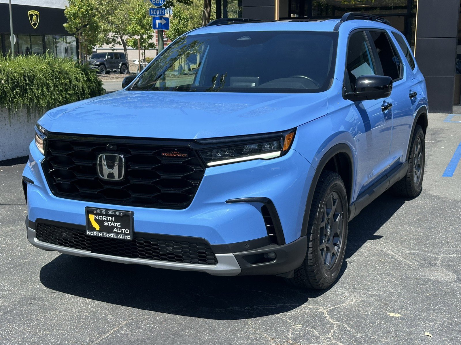 Used 2024 Honda Pilot TrailSport image 4