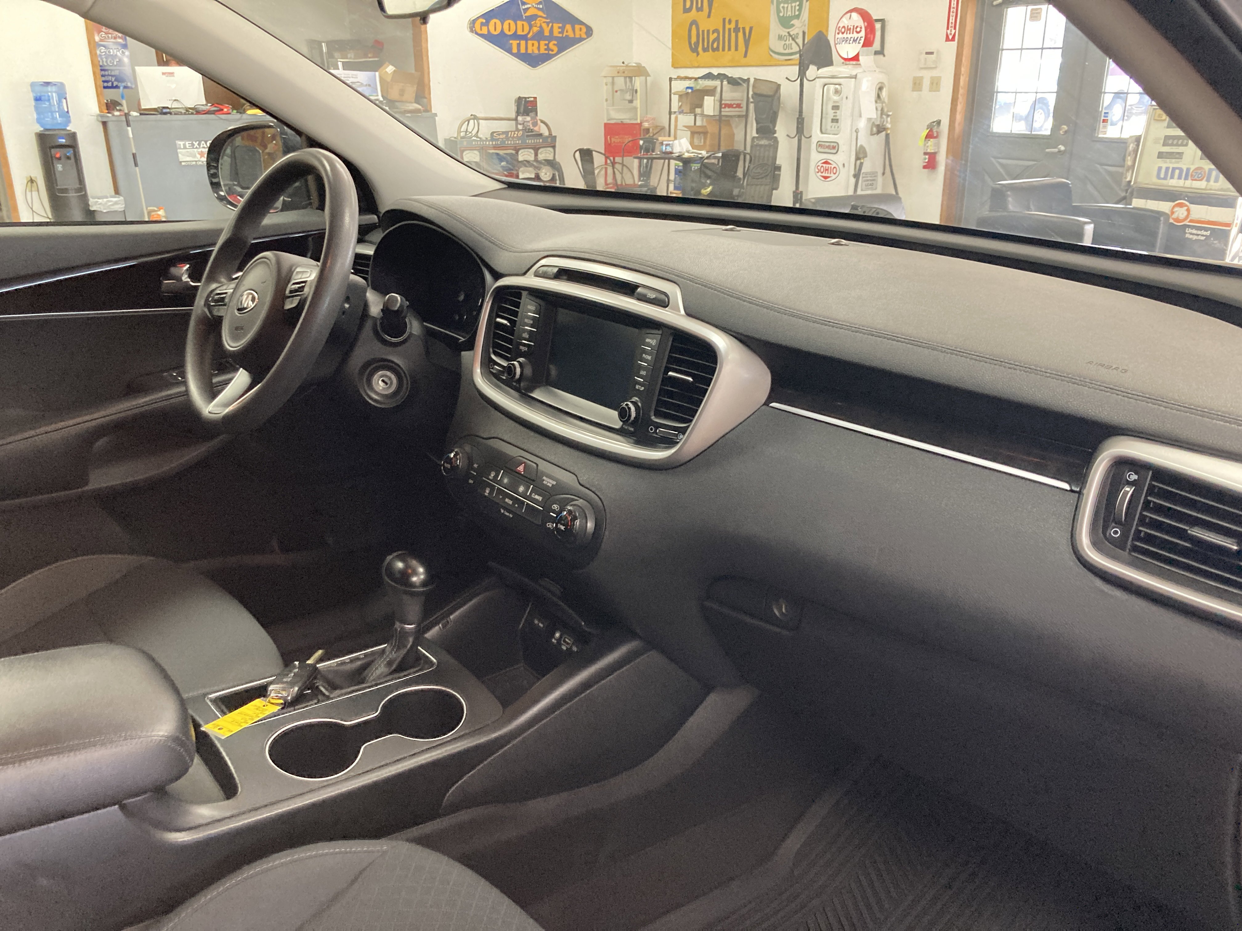 Used 2018 Kia Sorento LX image 21