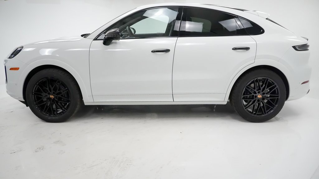 New 2025 Porsche Cayenne Coupe image 2