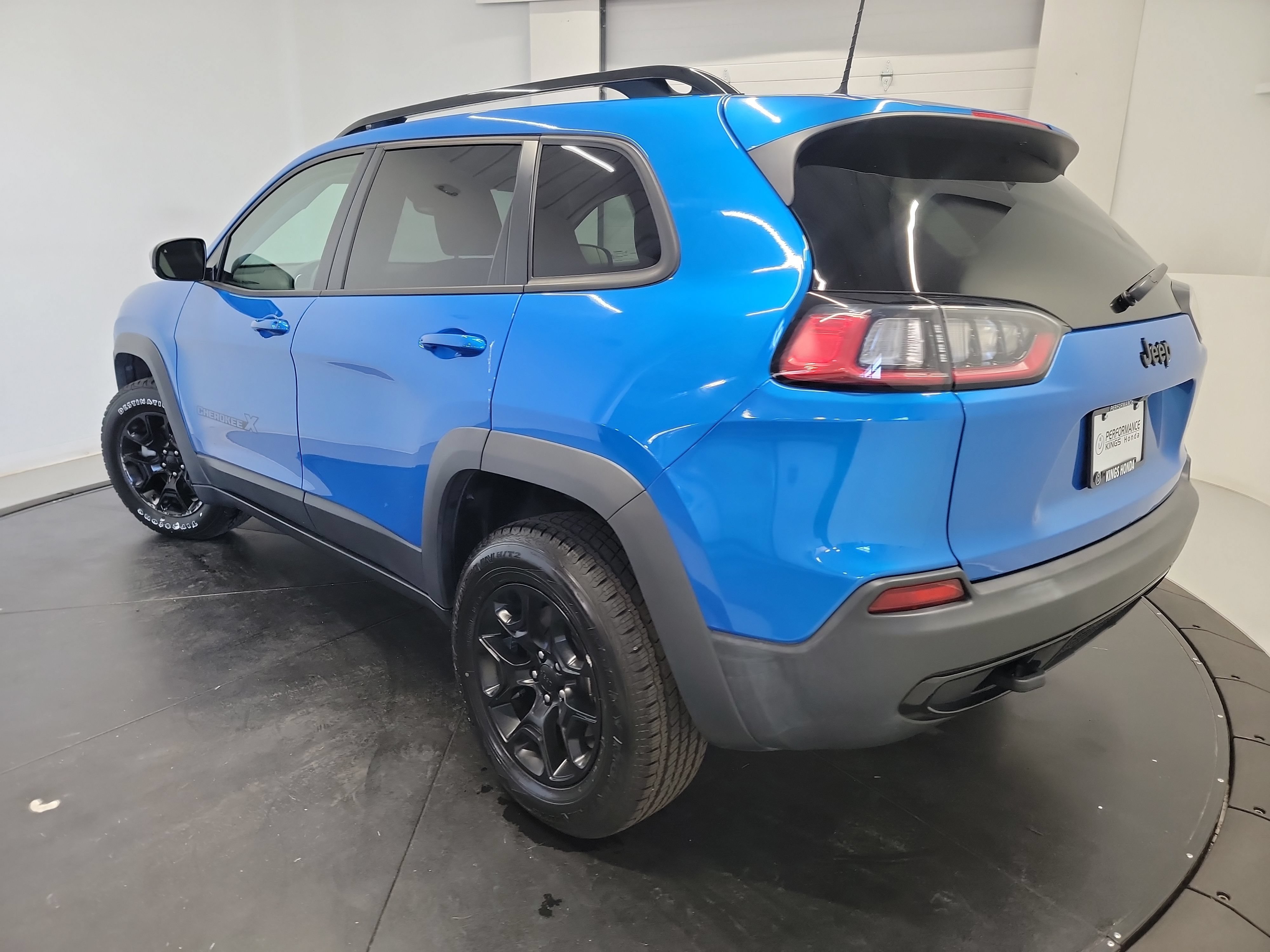 Used 2022 Jeep Cherokee Latitude w/ Sun & Sound Group AWD/4WD image 6