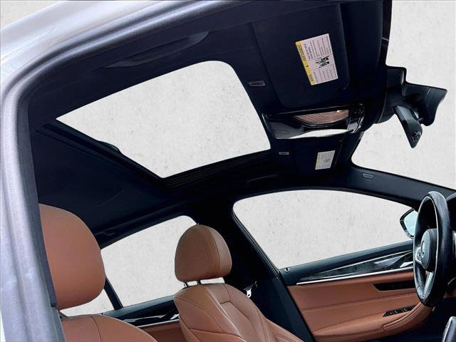 Used 2023 BMW 530e w/ M Sport Package image 16