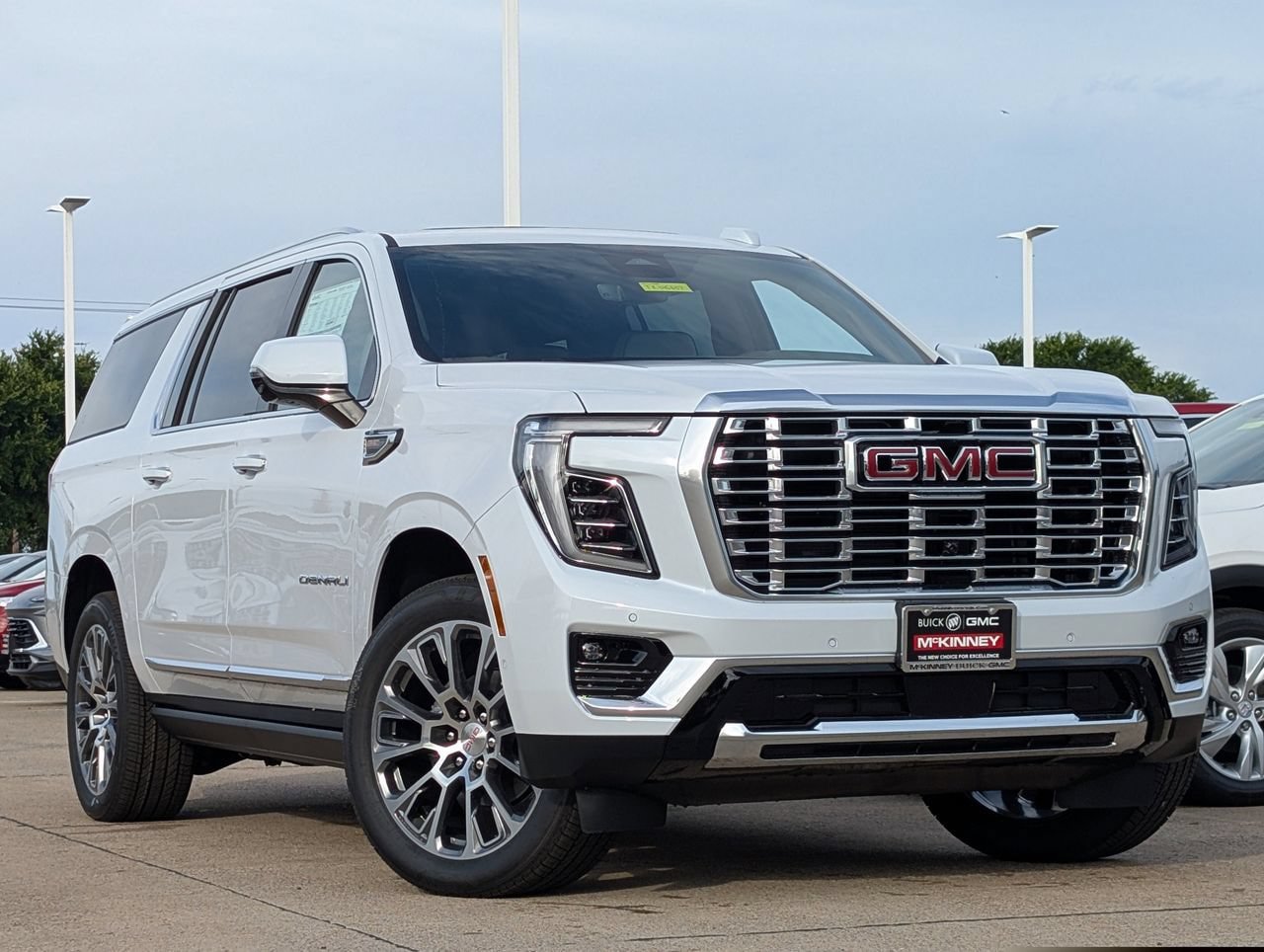 New 2026 GMC Yukon XL Denali w/ Denali Reserve Package AWD/4WD image 2