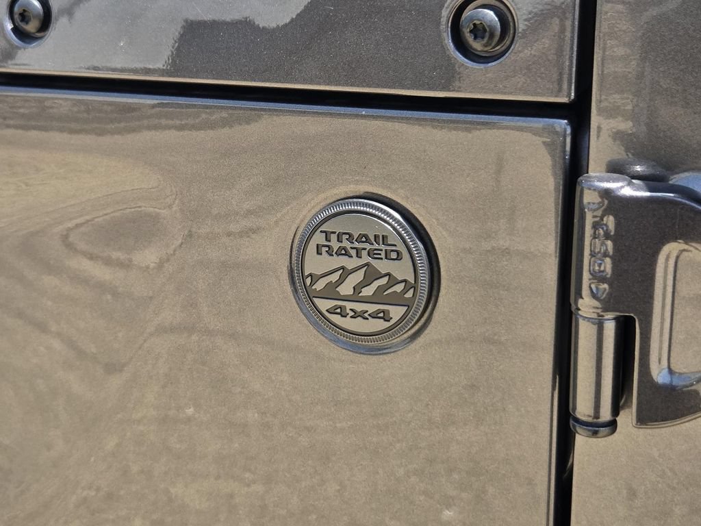 Used 2024 Jeep Gladiator Sport AWD/4WD image 9