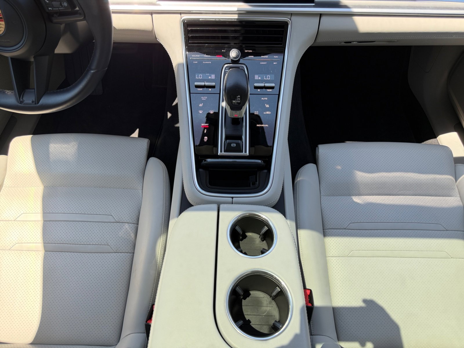 Used 2023 Porsche Panamera image 15