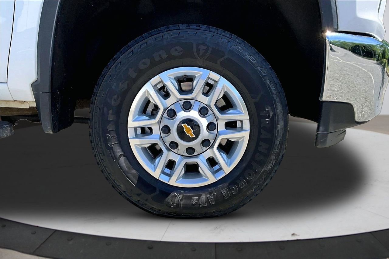 Used 2023 Chevrolet Silverado 2500 LT AWD/4WD image 31