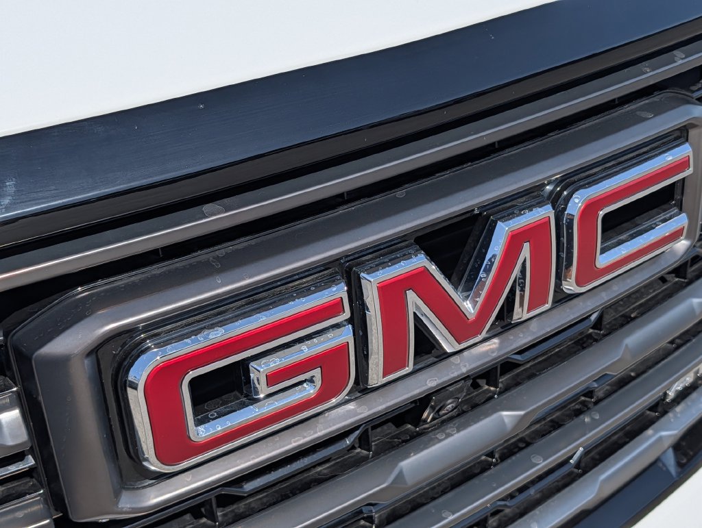 New 2026 GMC Yukon AT4 Ultimate w/ LPO, Floor Liner Package AWD/4WD image 37