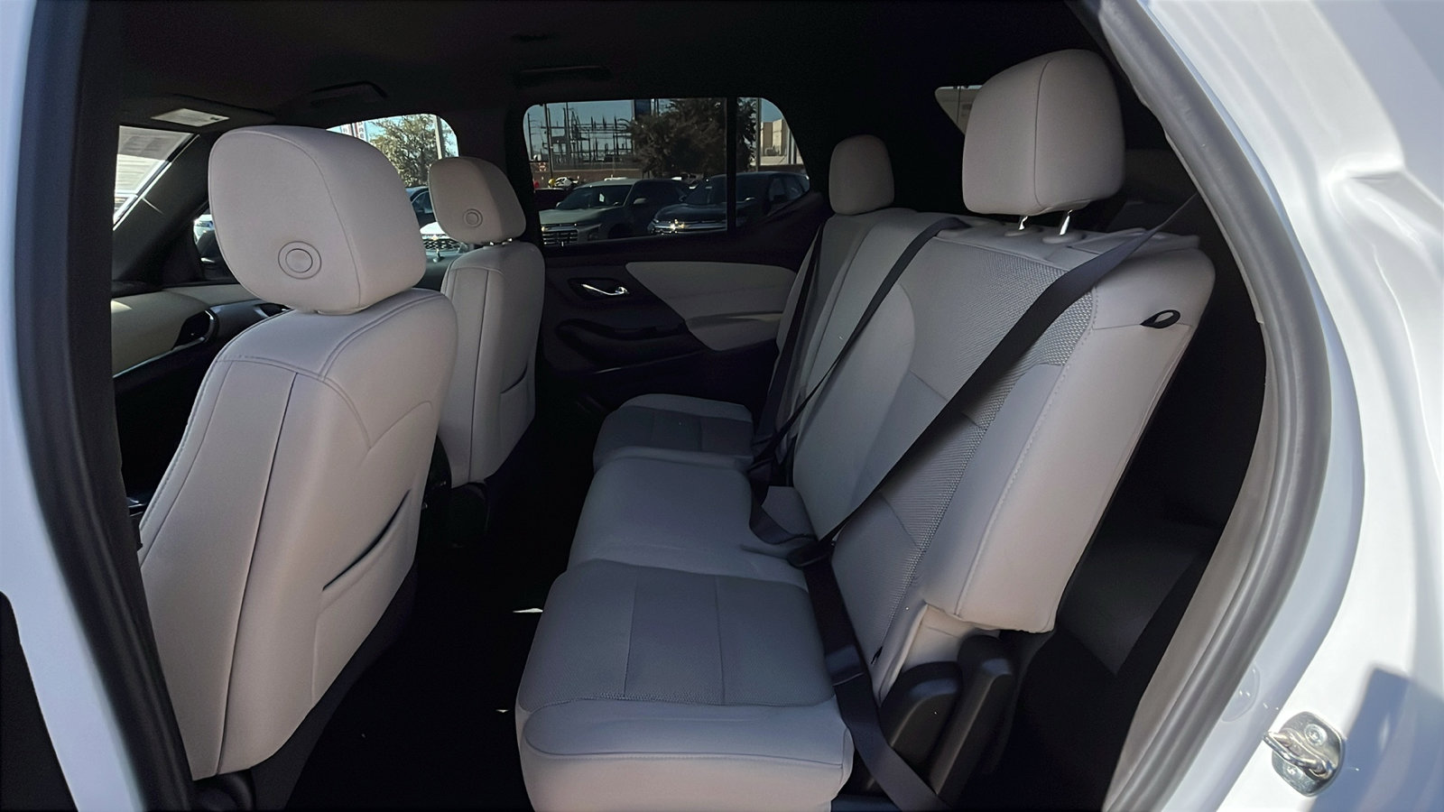 Used 2023 Chevrolet Traverse LS image 24