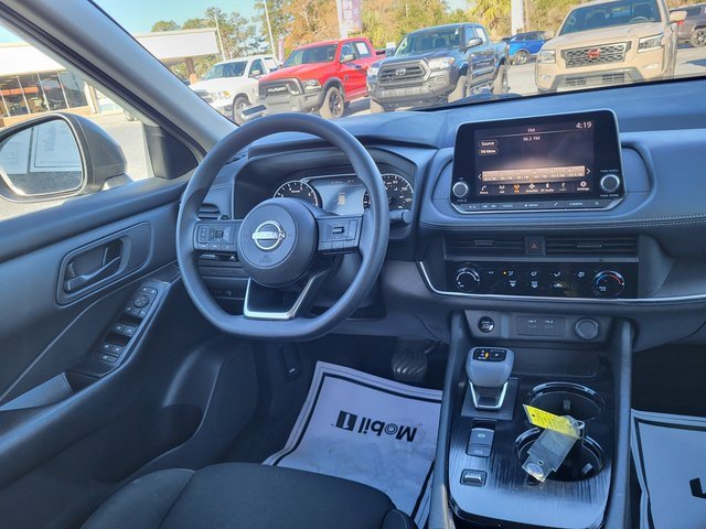 Used 2024 Nissan Rogue S image 15