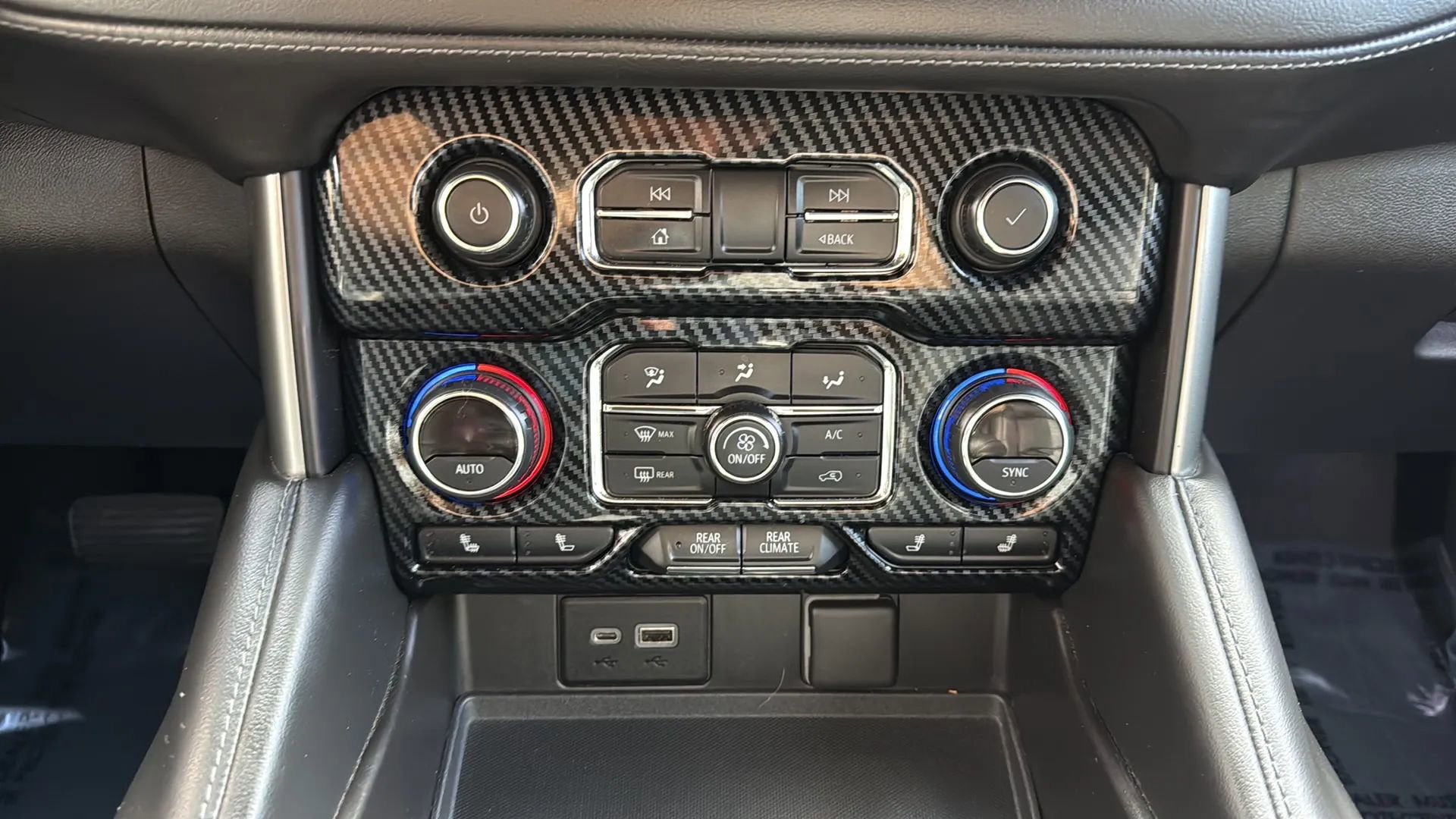 Used 2021 Chevrolet Suburban LT RWD image 21