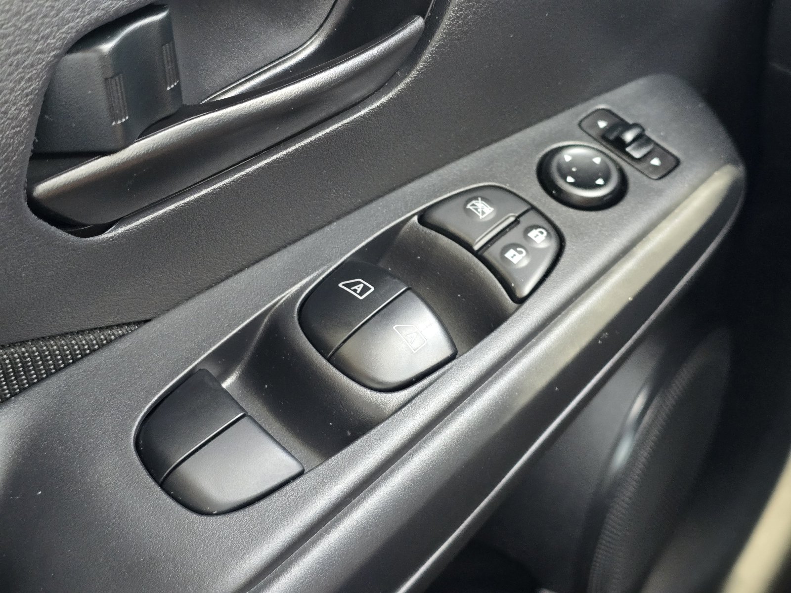 Used 2025 Nissan Kicks Play S FWD image 23