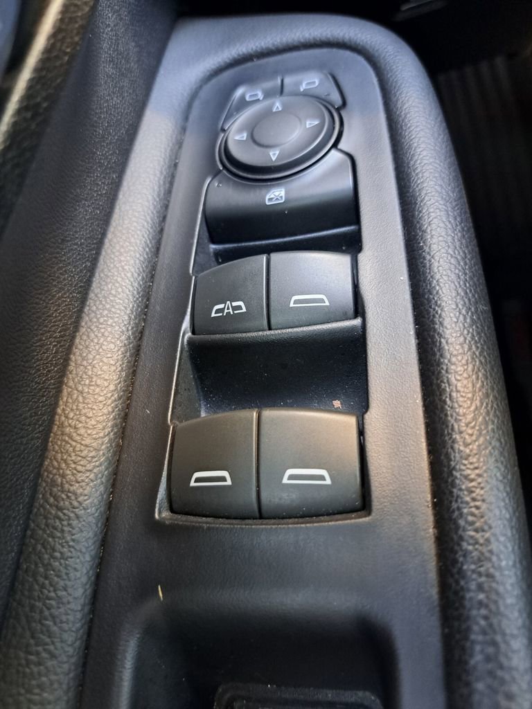 Used 2023 GMC Terrain SLT w/ Elevation Edition image 16