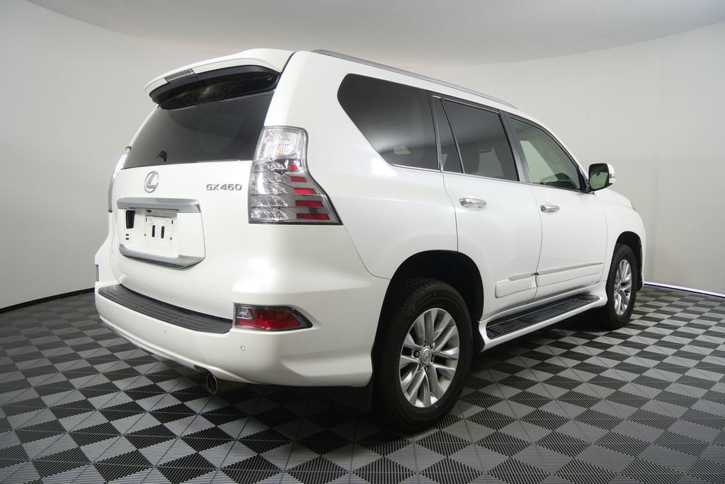 Used 2017 Lexus GX 460 Premium w/ Premium Package image 3