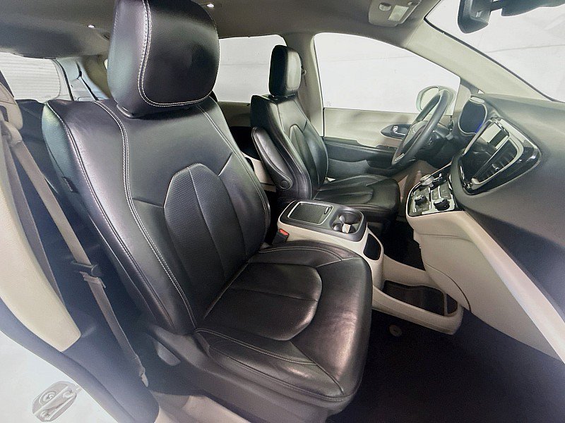 Used 2022 Chrysler Pacifica Touring-L FWD image 27