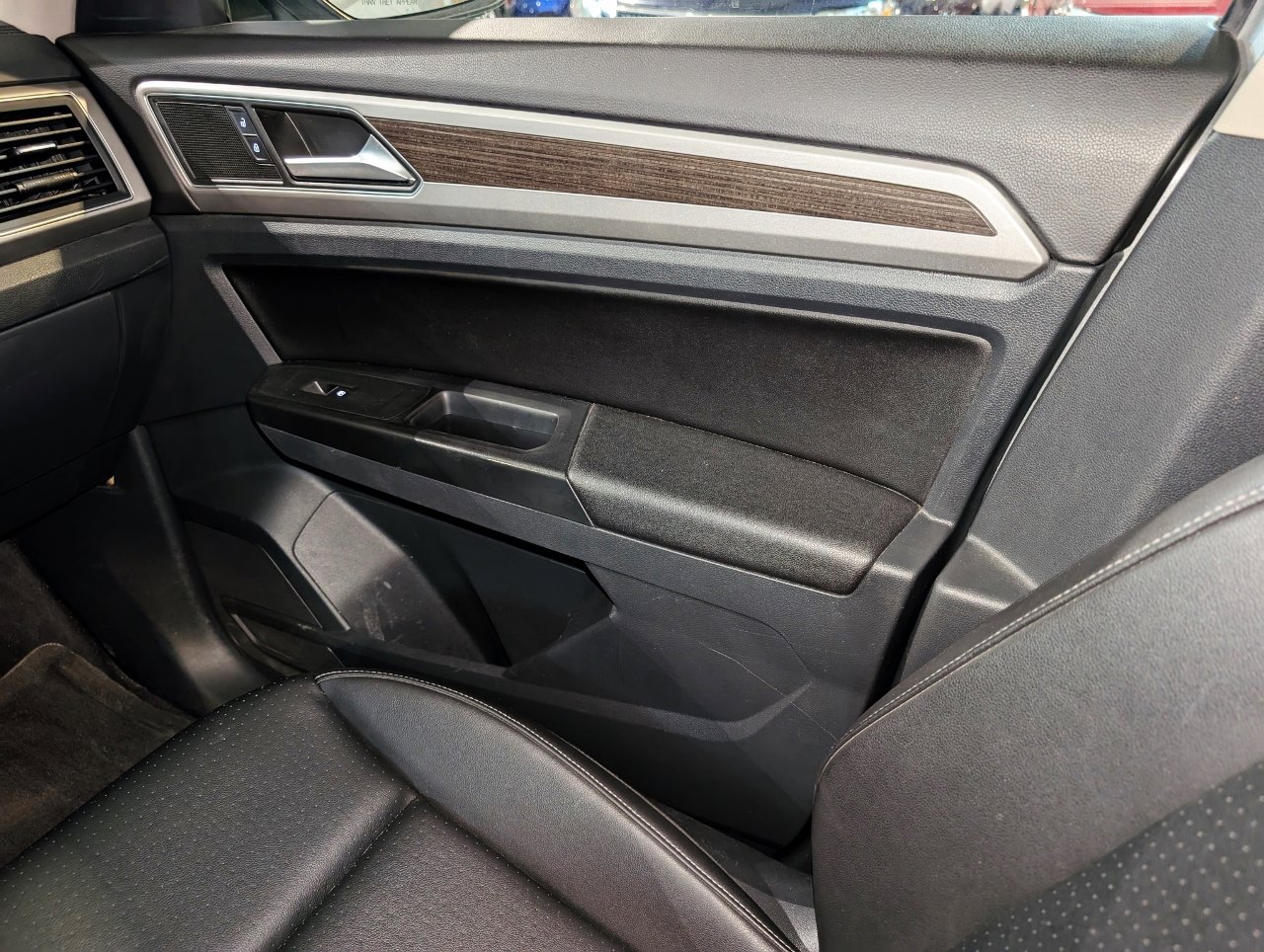 Used 2018 Volkswagen Atlas SE image 39