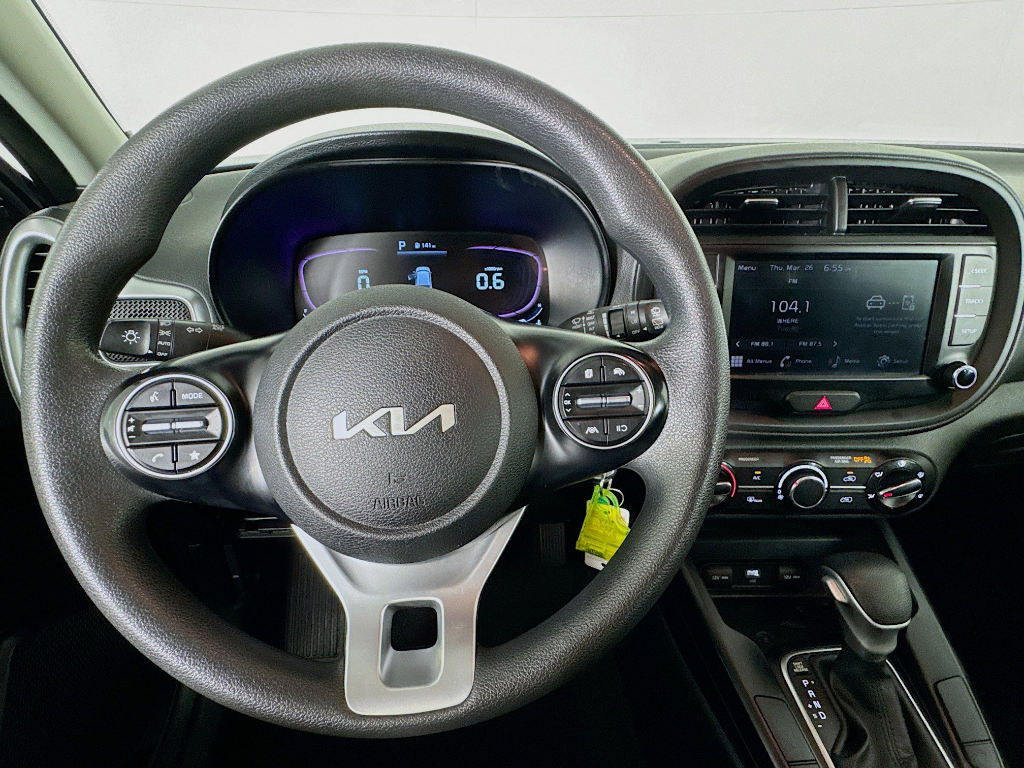 Used 2023 Kia Soul LX w/ LX Technology Package FWD image 11