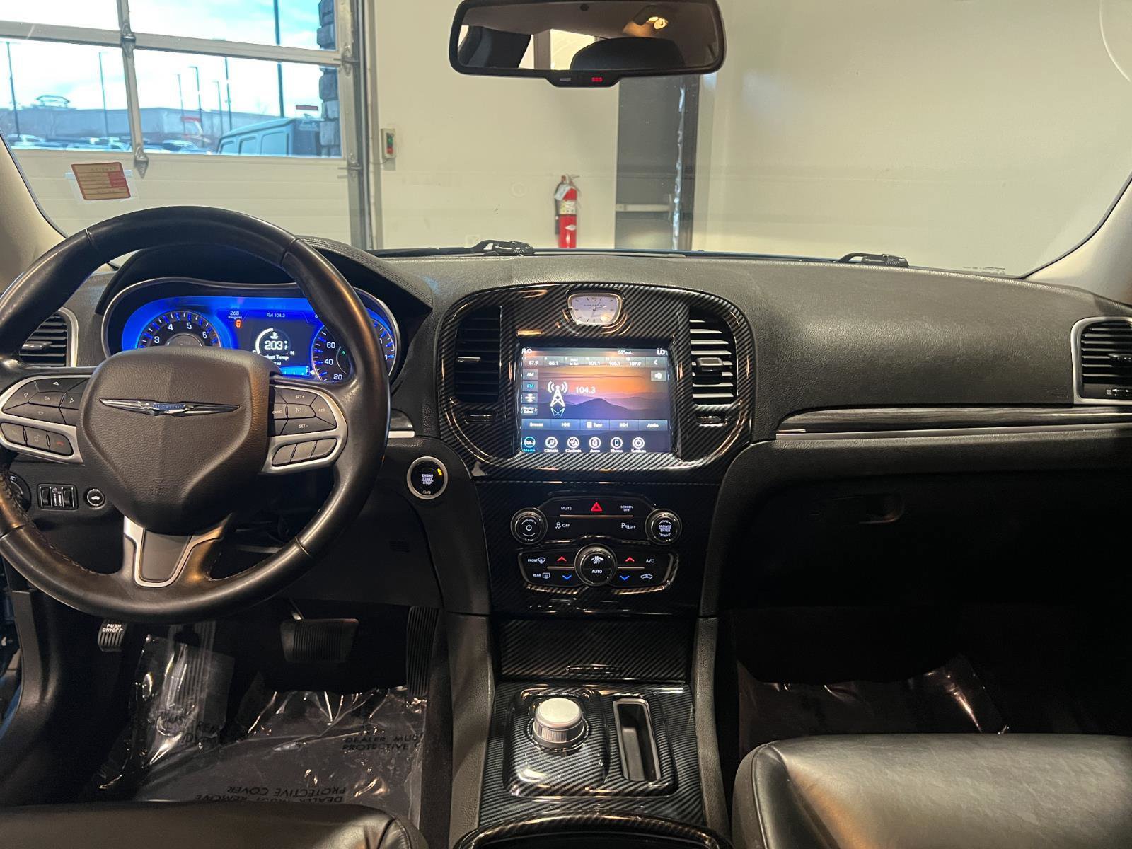 Used 2022 Chrysler 300 Touring L image 29