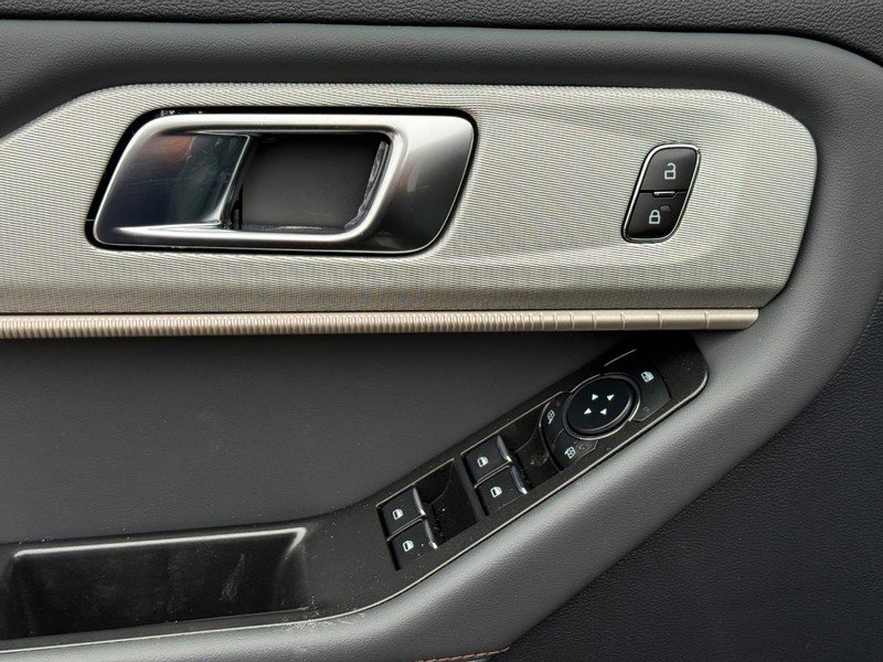New 2026 Ford Explorer Active w/ Active Comfort Package image 21