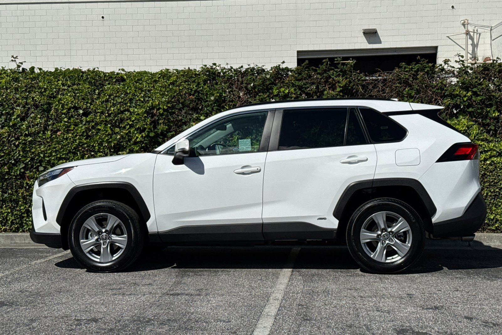 Used 2025 Toyota RAV4 XLE image 7