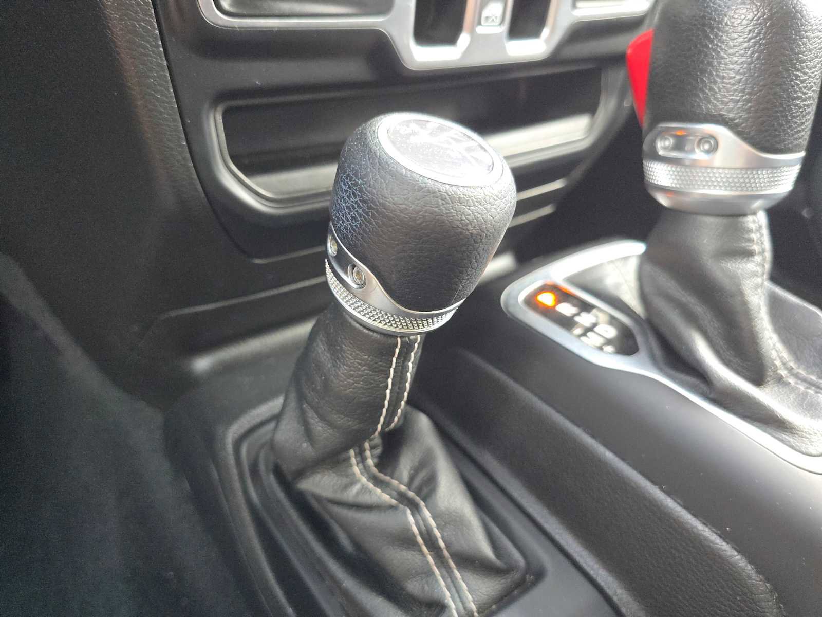 Used 2023 Jeep Wrangler Unlimited Sahara AWD/4WD image 31