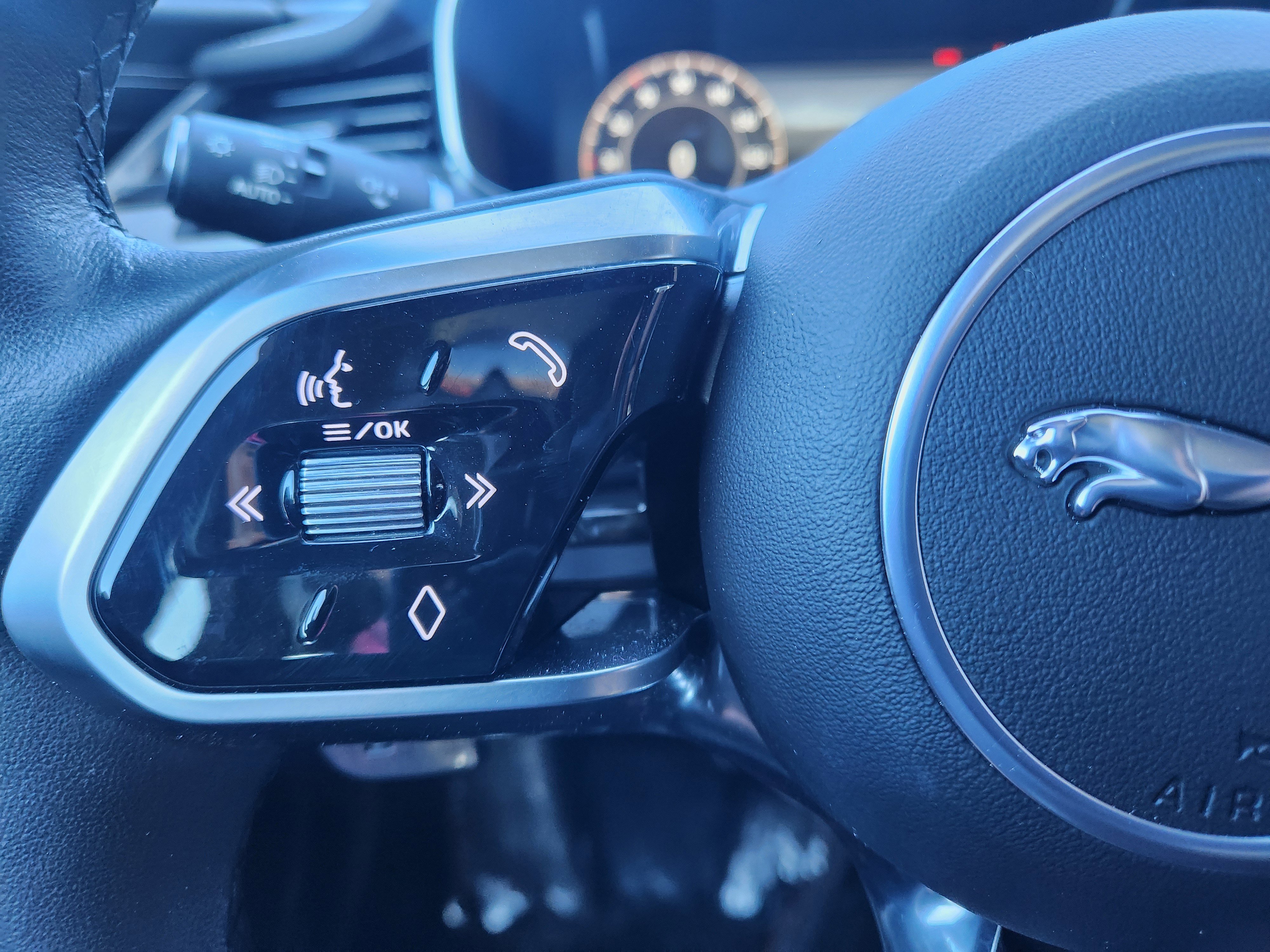 Certified 2024 Jaguar XF R-Dynamic SE image 30