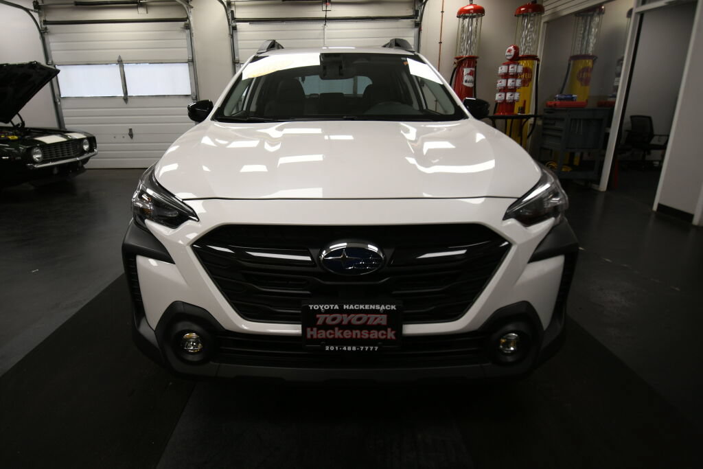 Used 2023 Subaru Outback Onyx Edition AWD/4WD image 3