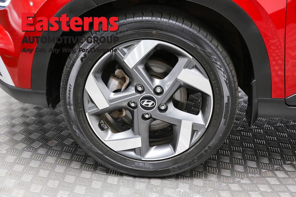 Used 2022 Hyundai Venue Limited image 32