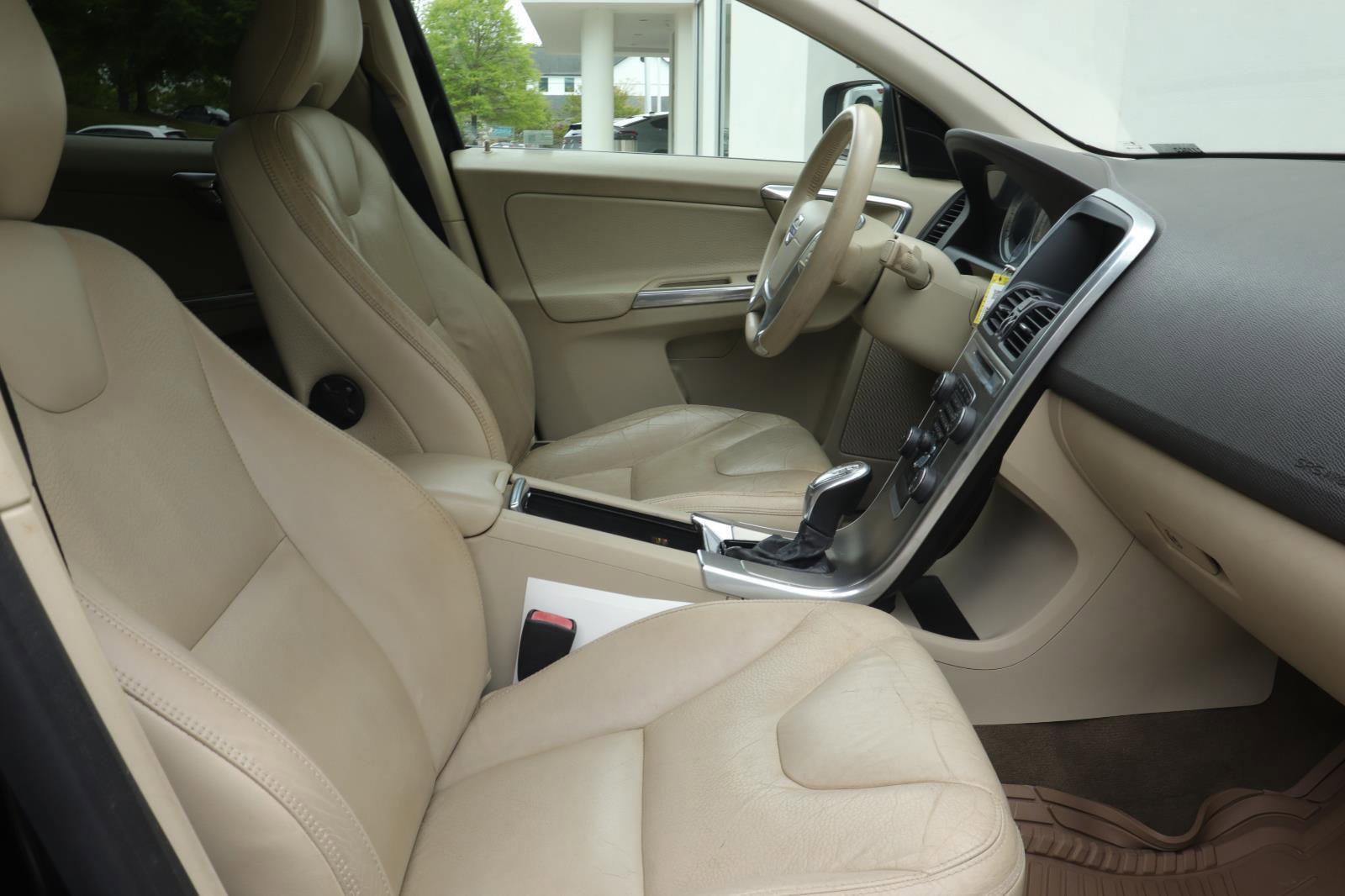 Used 2013 Volvo XC60 3.2 image 19