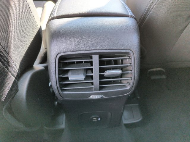 Certified 2022 Ford Escape SE w/ SE Sport Appearance Package image 18