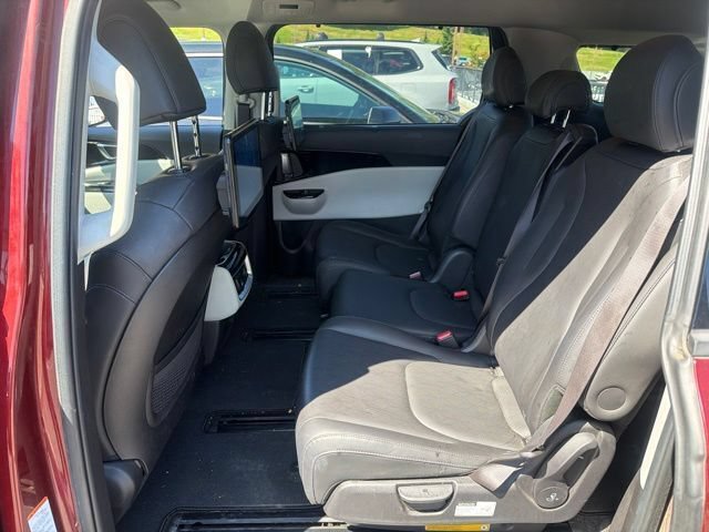 Certified 2022 Kia Carnival SX FWD image 9