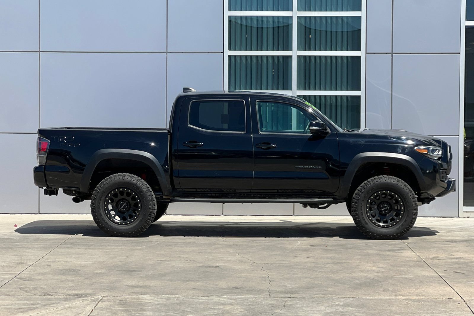 Certified 2022 Toyota Tacoma TRD Pro AWD/4WD image 3