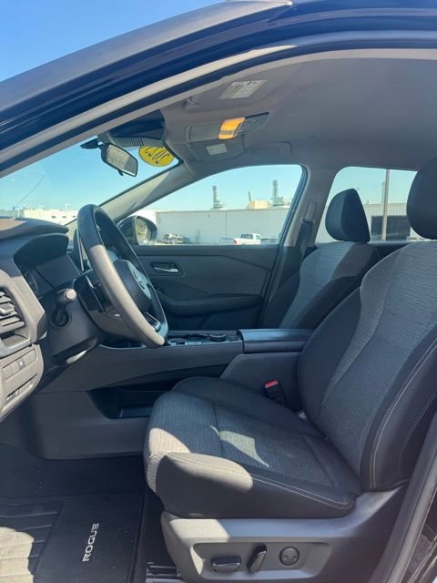 Used 2023 Nissan Rogue SV AWD/4WD image 12